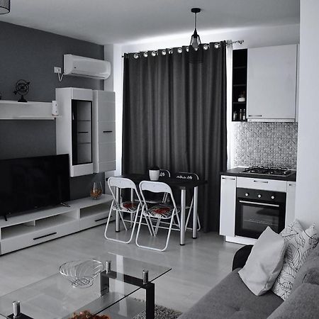 Etalon Airport Apartments أوتوبين المظهر الخارجي الصورة