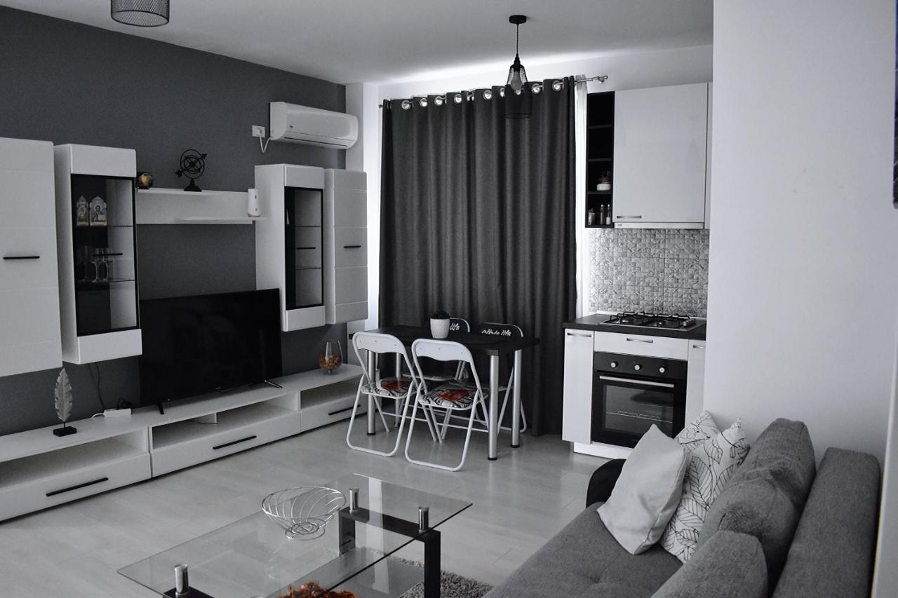 Etalon Airport Apartments أوتوبين المظهر الخارجي الصورة